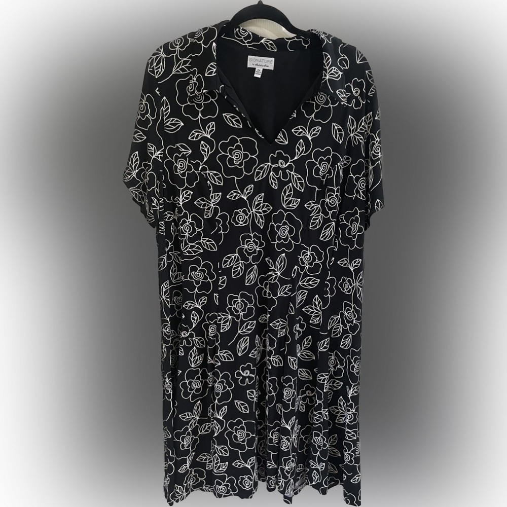 NEW with tags…black and white super cute dress! Signature by Robbie Be. 2x